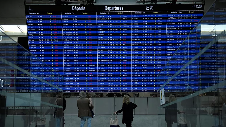 Η Γαλλία ακυρώνει περισσότερες από 16.000 πτήσεις το 2024