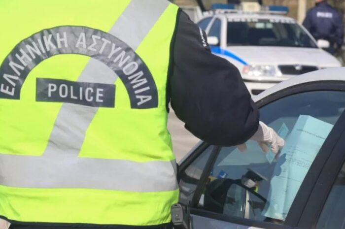 Σε ισχύ ο νέος ΚΟΚ από σήμερα: Έως και 2.000 πρόστιμο για κινητό στην οδήγηση, έως 8.000 ευρώ για όριο ταχύτητας