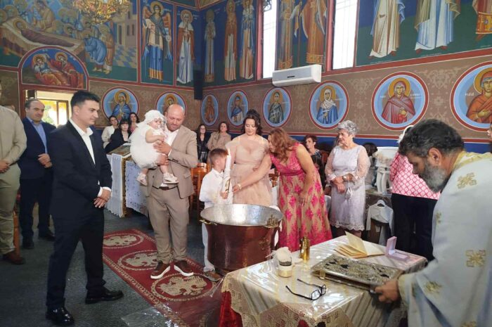 Μια ξεχωριστή μέρα για την οικογένεια Κωνσταντή – Βαπτίστηκε η μικρή Ανδρομάχη στον Ιερό Ναό Αγίου Δημητρίου Ζερβού Πρέβεζας
