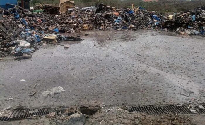 Σε εξέλιξη η διαλογή και δεματοποίηση των ζωικών υπολειμμάτων στη Φιλιππιάδα – Παραμένει το περιβαλλοντικό πρόβλημα