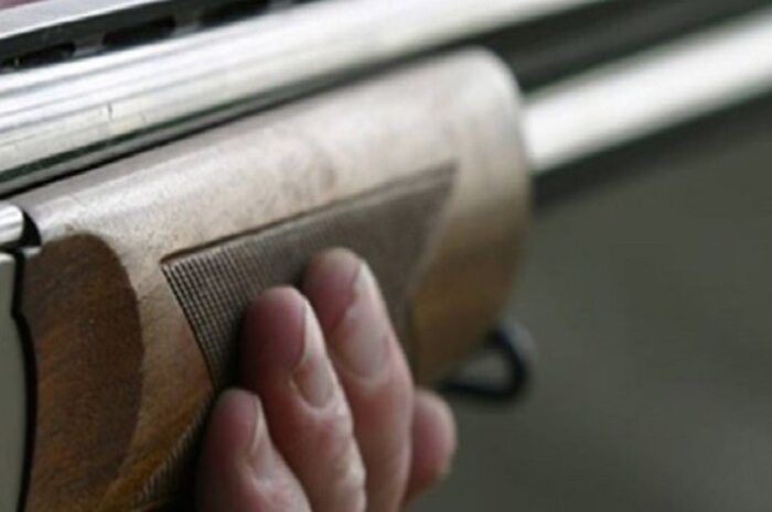 Σοκ στη Φιλιππιάδα: 16χρονος παλεύει για τη ζωή του μετά από εκπυρσοκρότηση όπλου στην αυλή του σπιτιού του