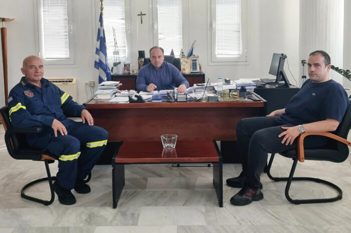 Επίσκεψη του νέου Διοικητή της Πυροσβεστικής Υπηρεσίας Φιλιππιάδας στον Δήμαρχο Ζηρού